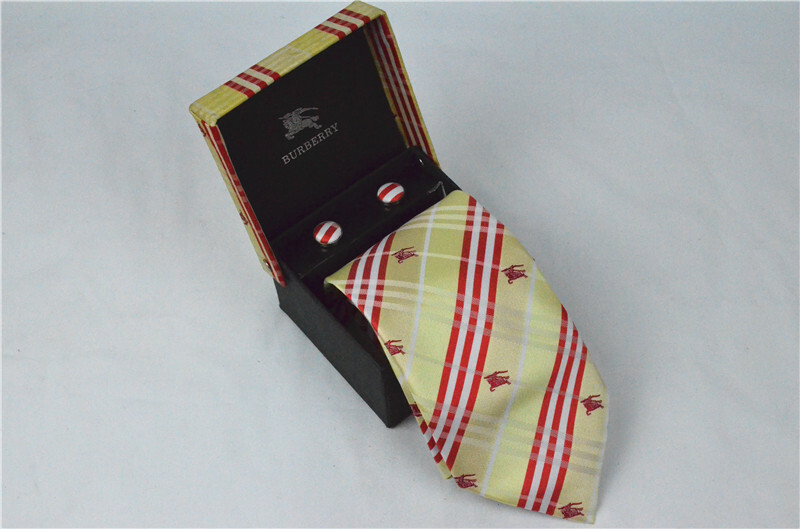 バーバリー 紳士用 Tie ネクタイ カフス 2点セット
