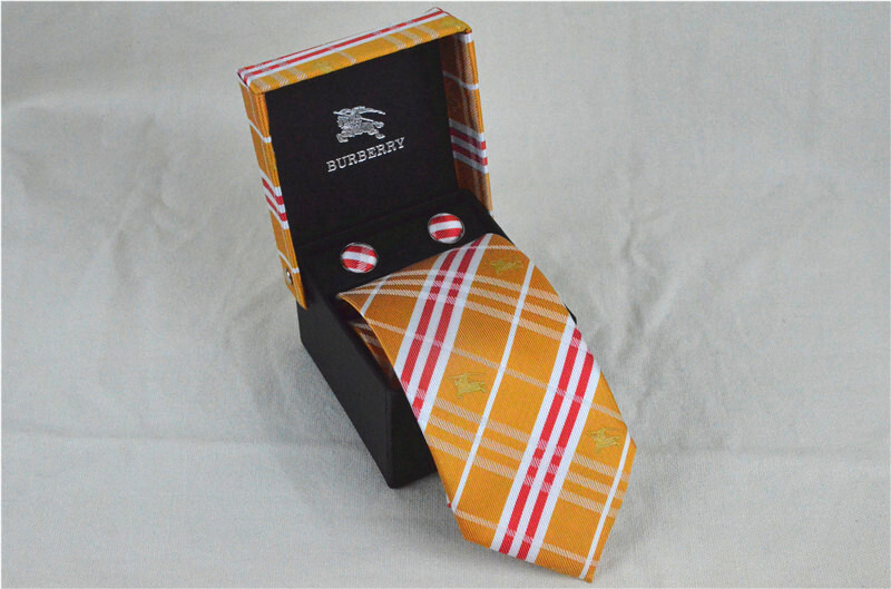 バーバリー 紳士用 Tie ネクタイ カフス 2点セット 2509FJJ00-BU010 (复制)