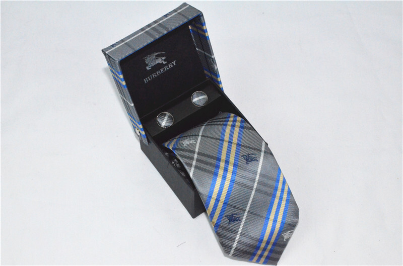 バーバリー 紳士用 Tie ネクタイ カフス 2点セット
