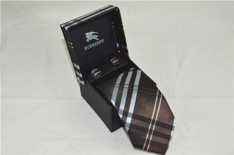バーバリー 紳士用 Tie ネクタイ カフス 2点セット