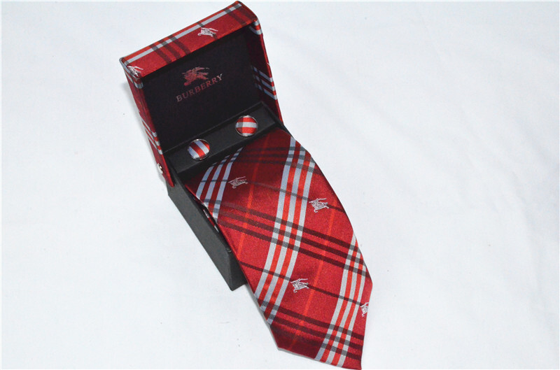 バーバリー 紳士用 Tie ネクタイ カフス 2点セット