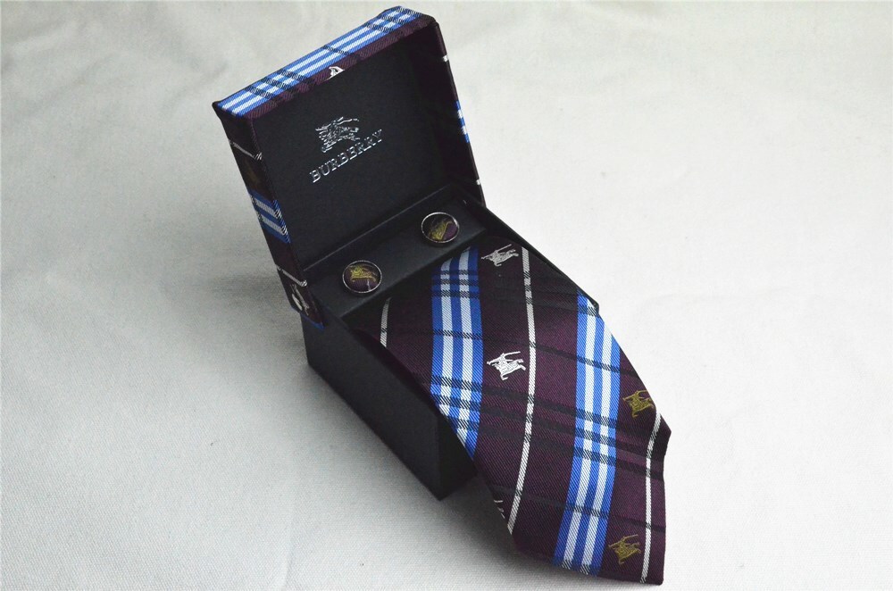 バーバリー 紳士用 Tie ネクタイ カフス 2点セット
