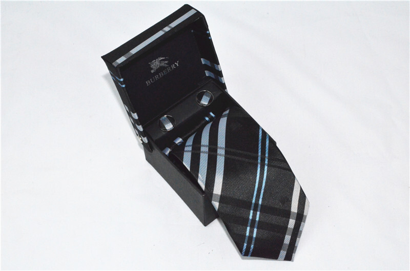 バーバリー 紳士用 Tie ネクタイ カフス 2点セット