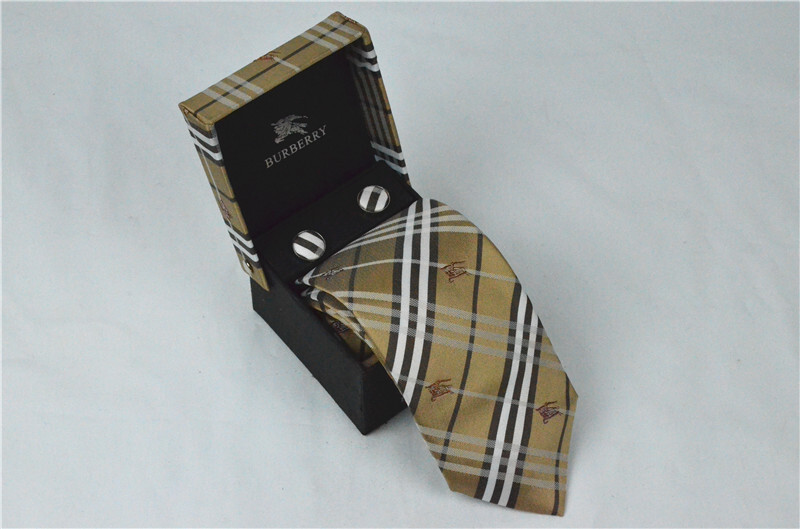バーバリー 紳士用 Tie ネクタイ カフス 2点セット