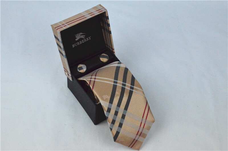 バーバリー 紳士用 Tie ネクタイ カフス 2点セット