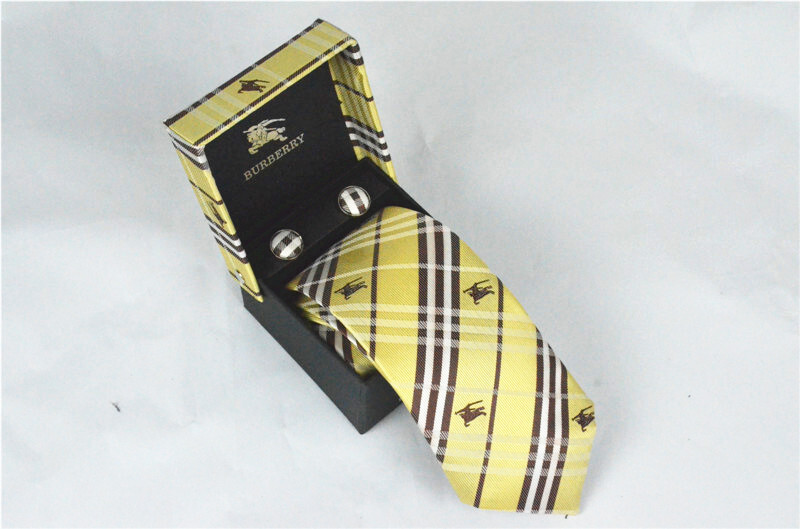 バーバリー 紳士用 Tie ネクタイ カフス 2点セット