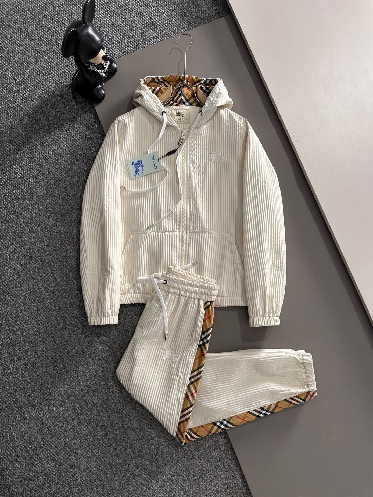 25秋冬新品バーバリー メンズ 上下服 セットアップ
