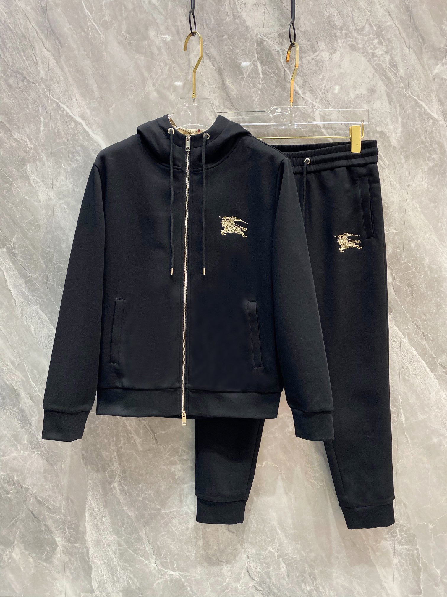 25秋冬新品バーバリー メンズ 上下服 セットアップ