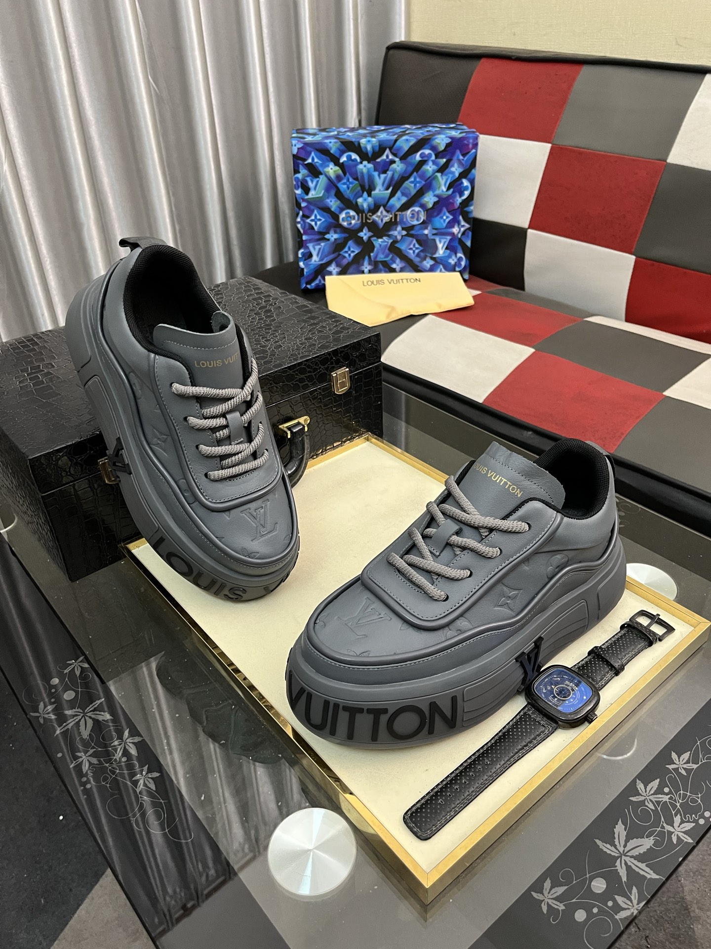 靴 ルイヴィトン スニーカー/レースアップ  メンズ