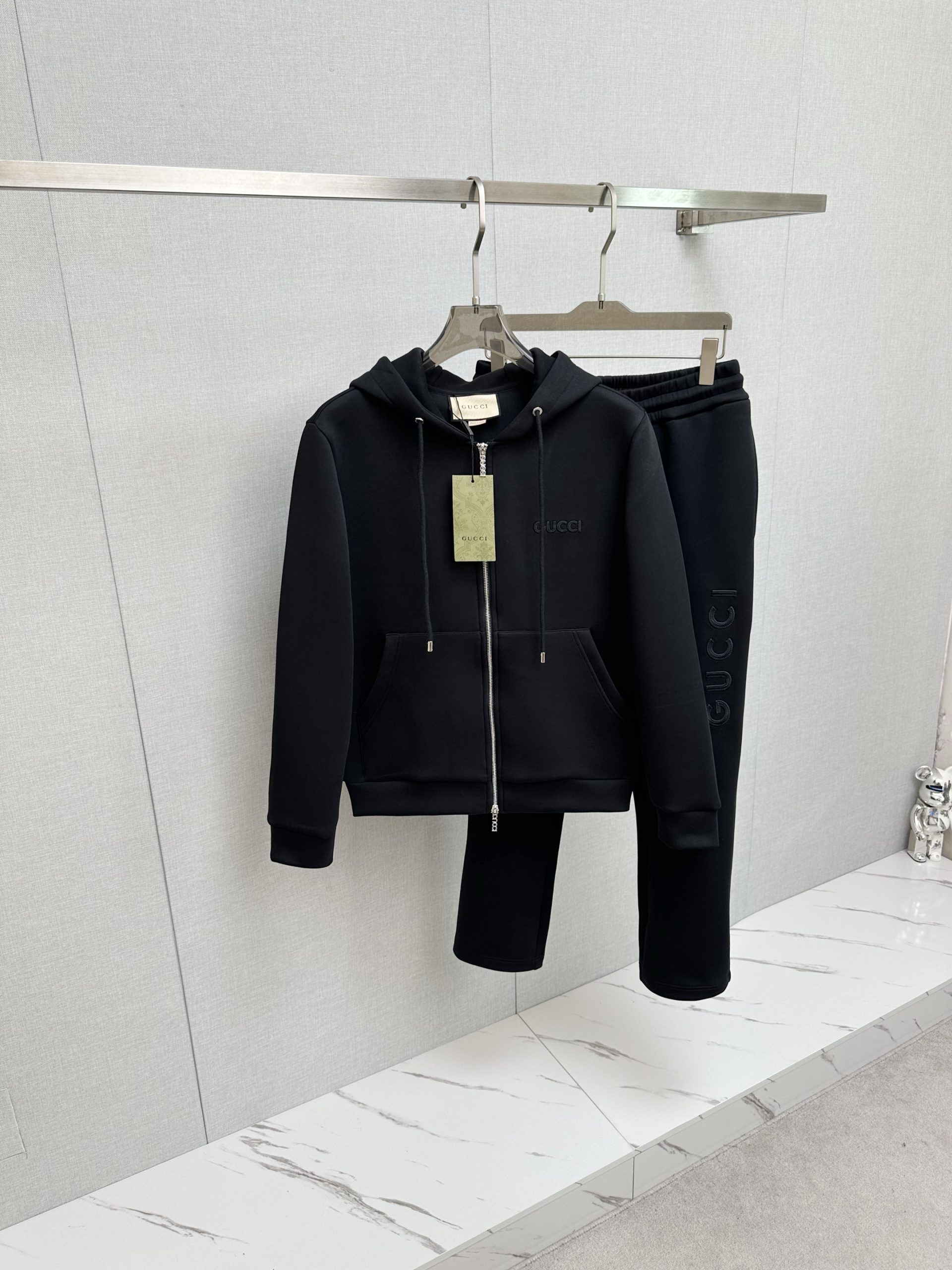 25秋冬新品 グッチ メンズ セットアップ 上下服