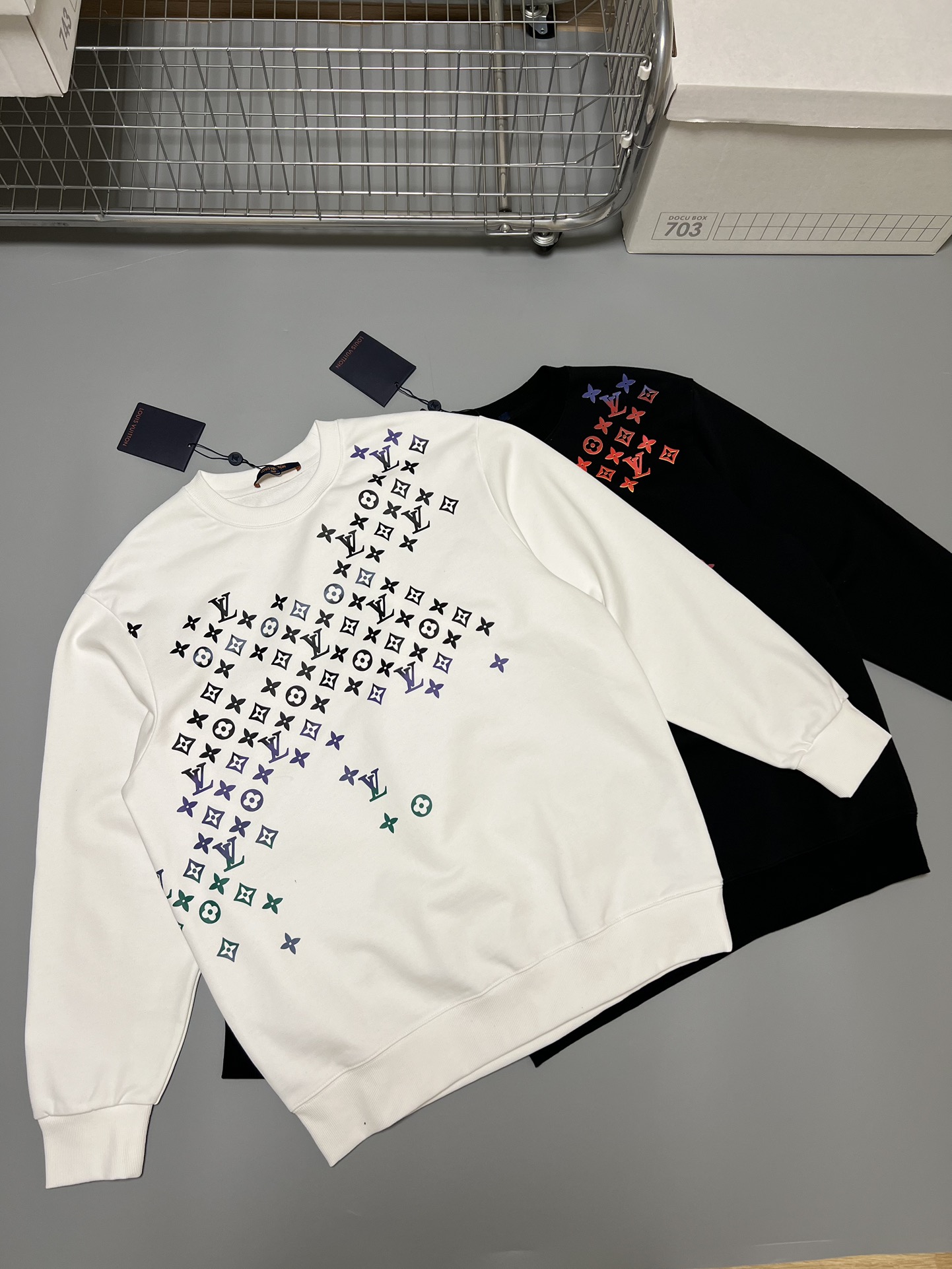 25秋冬新品 ルイヴィトン 長袖 スウェット トップス 男女兼着
