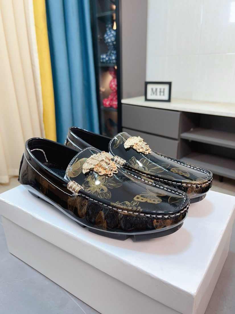 今季新品 靴 ヴェルサーチ ローファー/フラットシューズ  メンズ