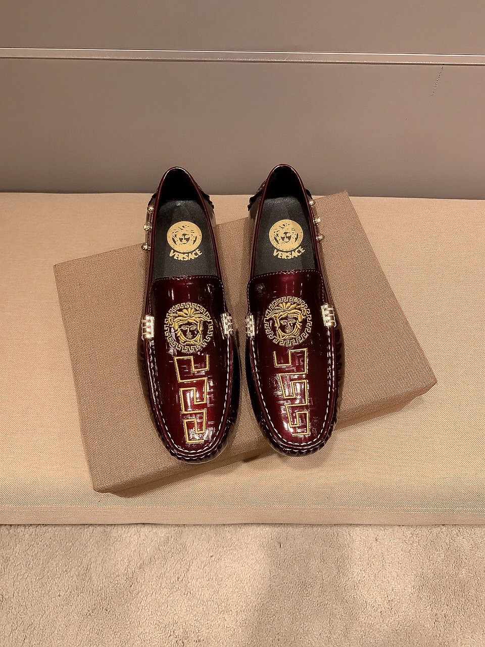 今季新品 靴 ヴェルサーチ ローファー/フラットシューズ  メンズ