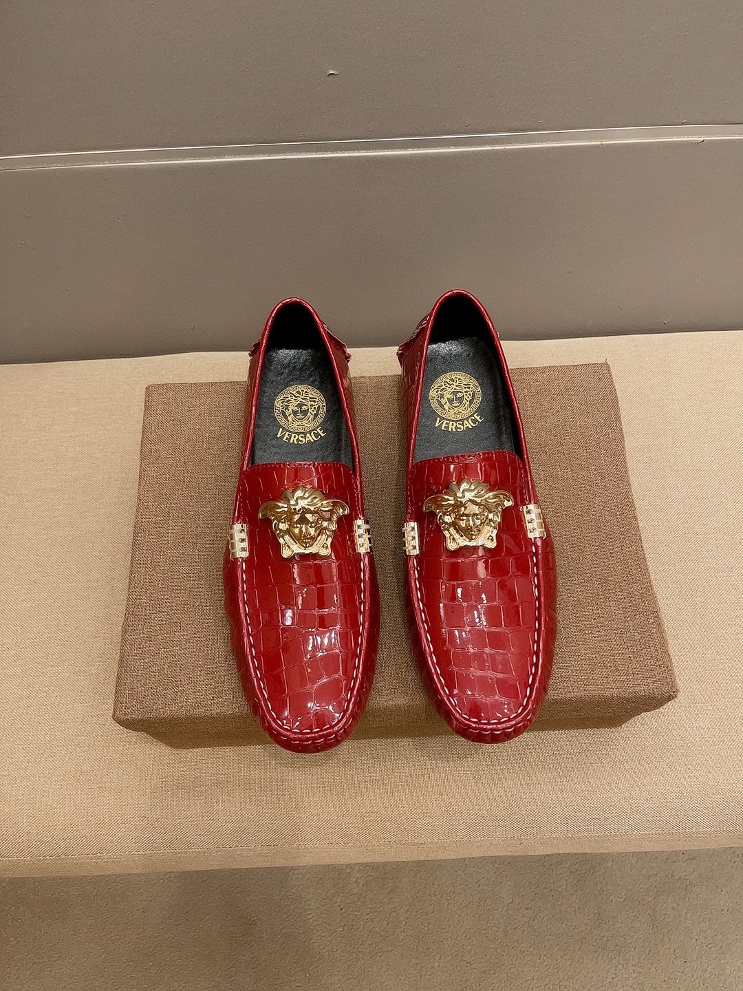 今季新品 靴 ヴェルサーチ ローファー/フラットシューズ  メンズ