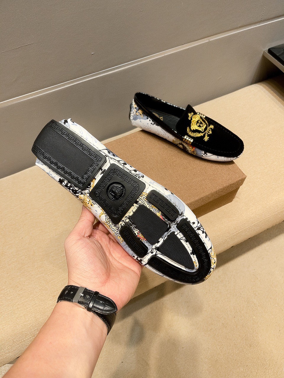 今季新品 靴 ヴェルサーチ ローファー/フラットシューズ  メンズ