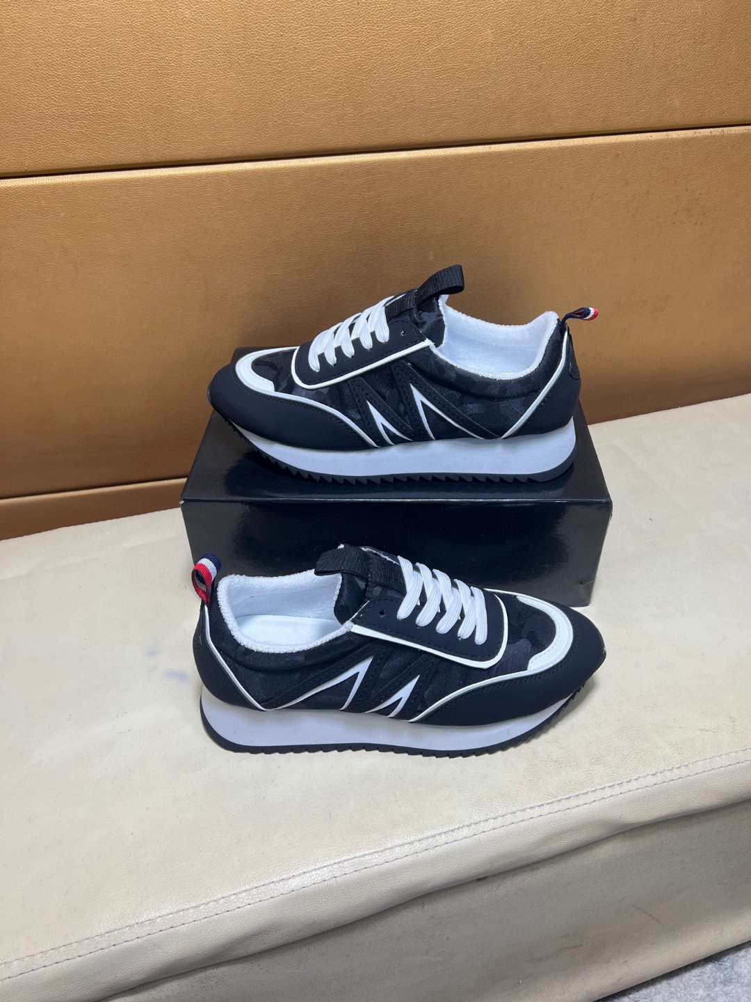 新品入荷 モンクレール スニーカー/レースアップ メンズ