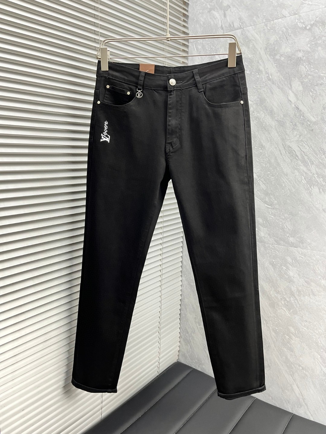 新品ルイヴィトン ジーンズ ズボン  メンズ