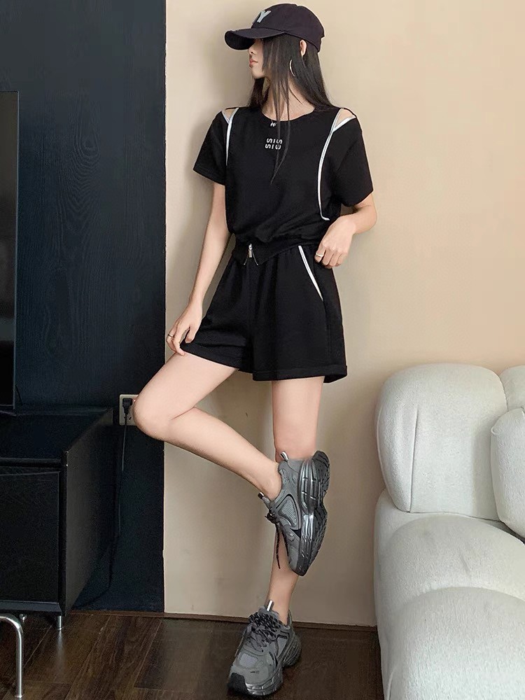 2025早秋新品 女性ミュウミュウ セットアップ 上下服