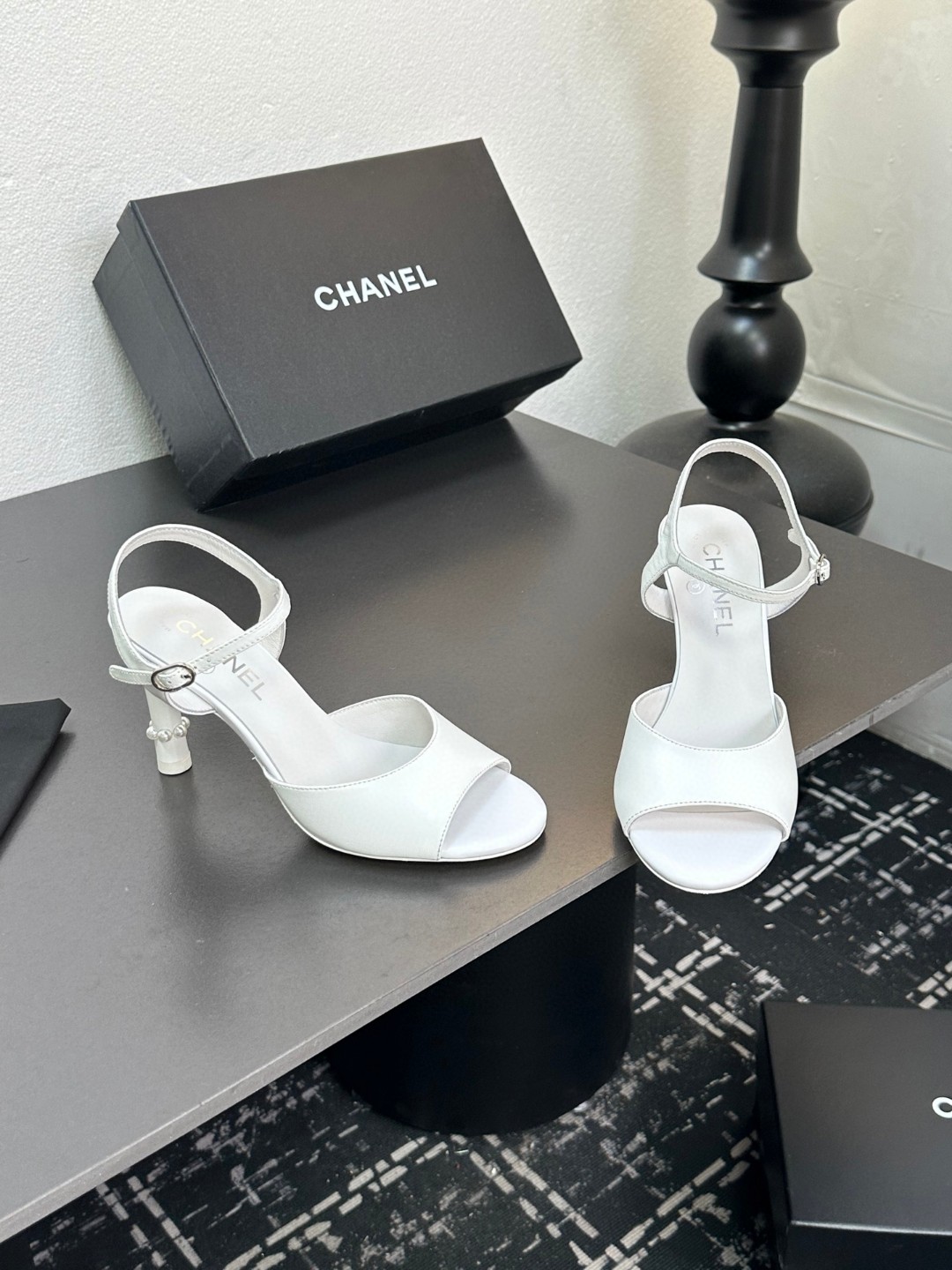 大人気定番商品 靴 シャネル ハイヒール サンダル  レディース