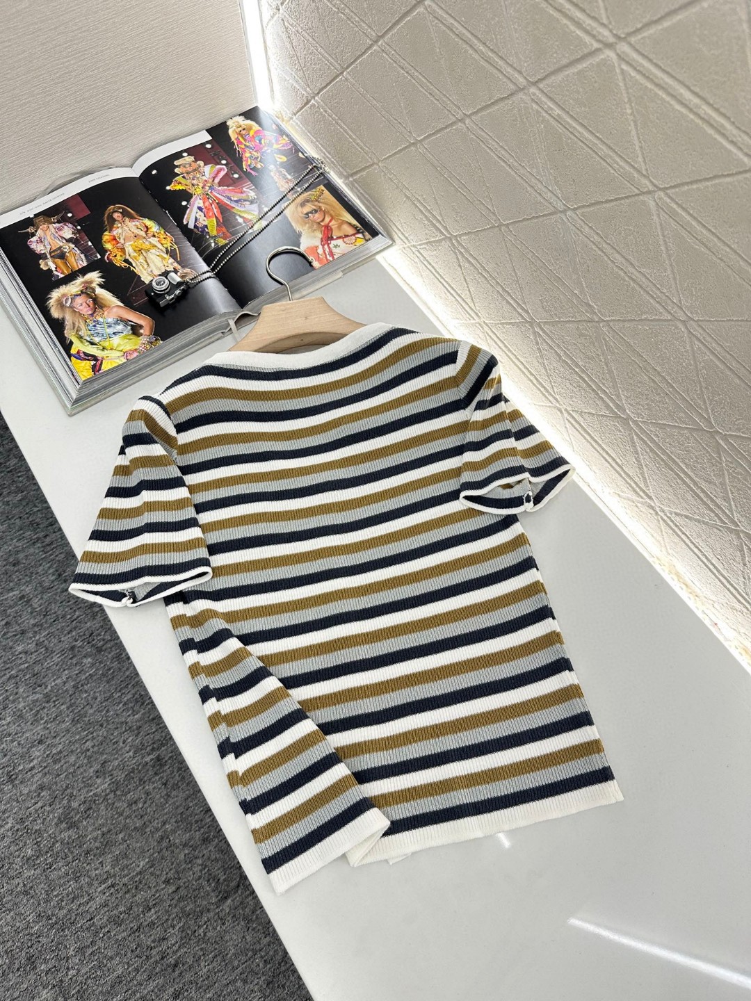2025早秋新品 女性ミュウミュウ トップス Tシャツ