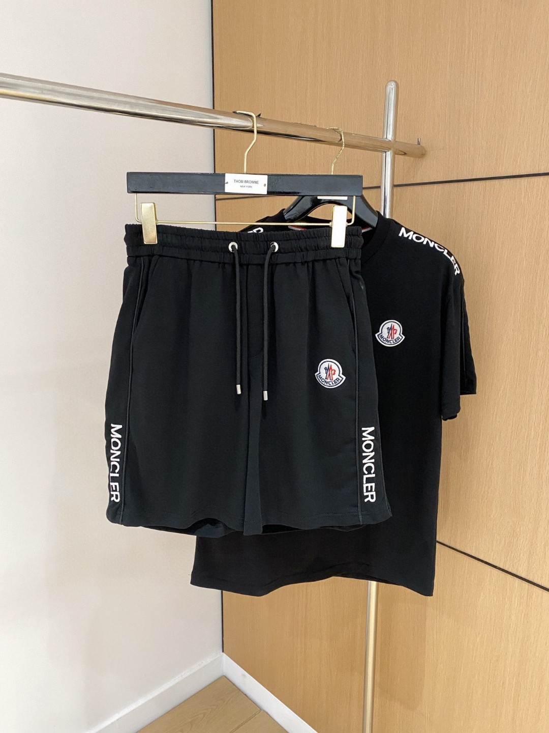 新品モンクレール 上下服 セットアップ  メンズ