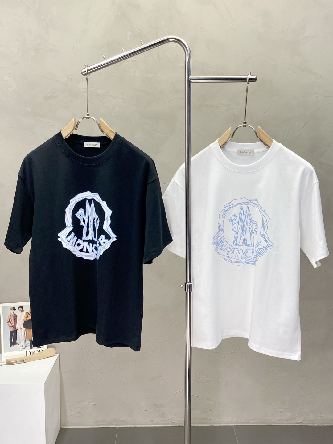 新品モンクレール 半袖Tシャツ トップス  メンズ