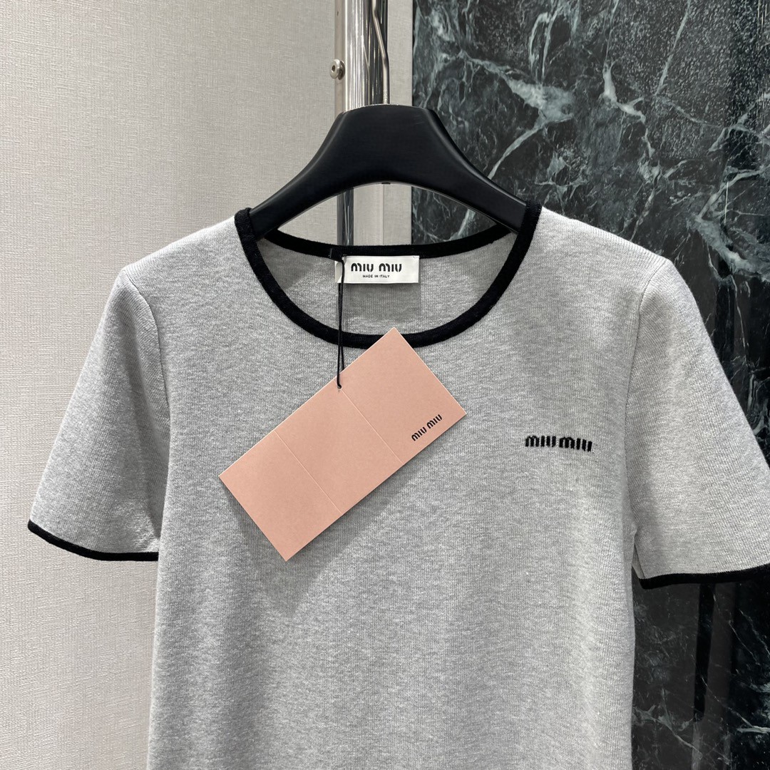 2025早秋新品 女性ミュウミュウ トップス Tシャツ