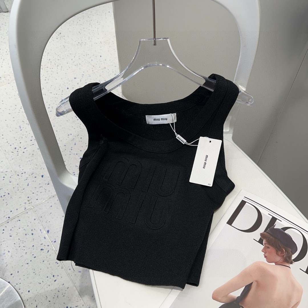 ★大人気? ミュウミュウ? 夏用に涼しい女性用 タンクトップ 2506