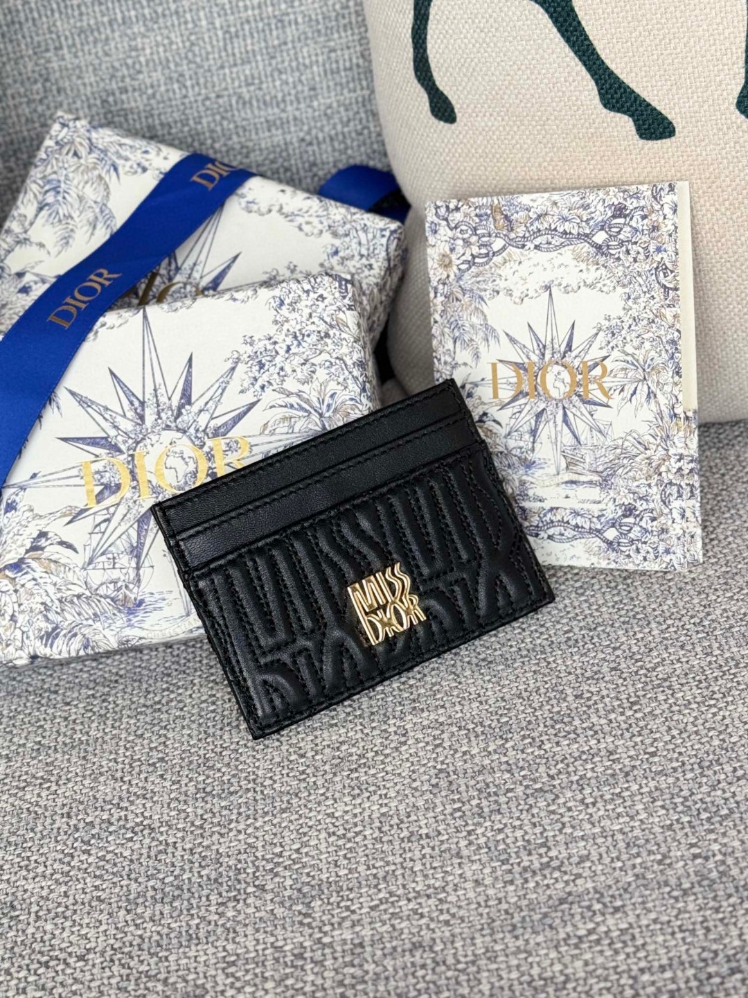 財布新作 クリスチャンディオール 財布 名刺入れ 2506