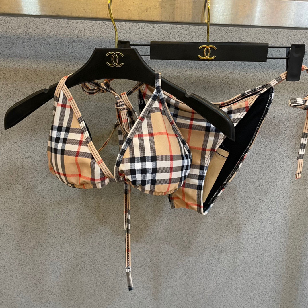 芸能人愛用 バレンシアガ 女性必見の水着 ビキニ 2506BKJ80-BA