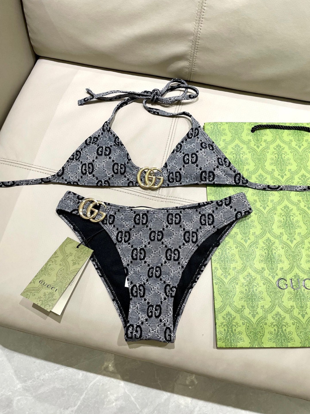 芸能人愛用 グッチ 女性必見の水着 ビキニ 2506