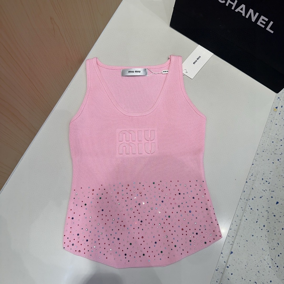 ★大人気? ミュウミュウ? 夏用に涼しい女性用 タンクトップ 2506