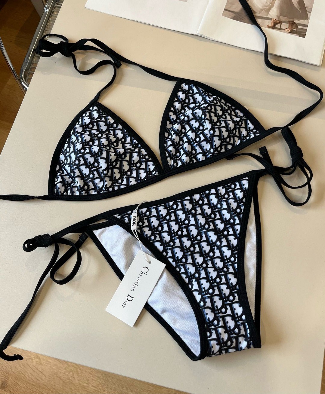 芸能人愛用 クリスチャンディオール 女性必見の水着 ビキニ 2506BKJ80-DI