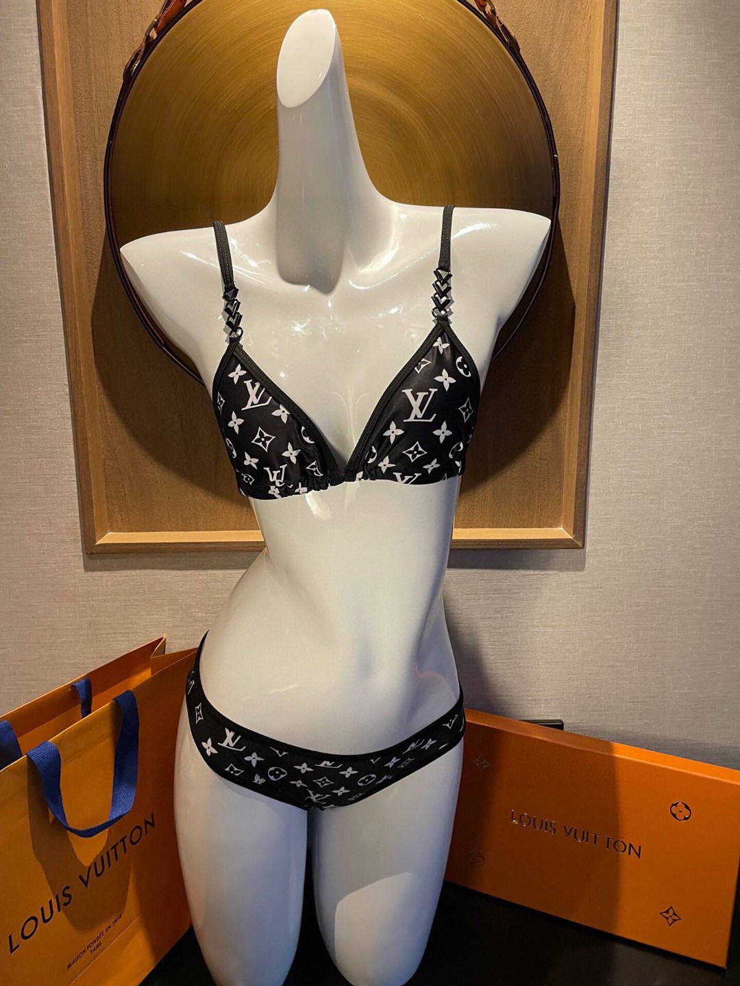 芸能人愛用 ルイヴィトン 女性必見の水着 ビキニ 2506BKJ85-LU