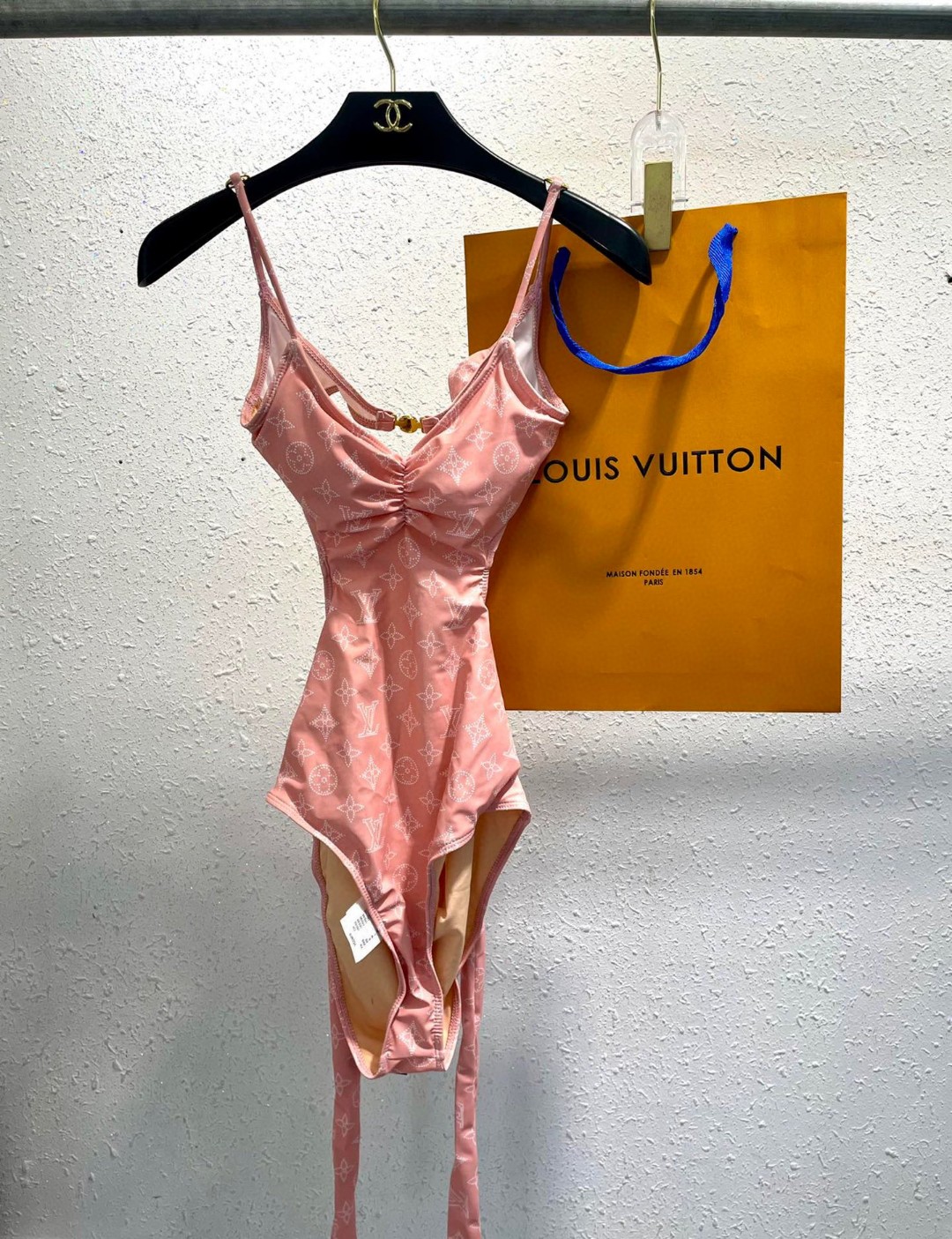 芸能人愛用 ルイヴィトン 女性必見の水着 ビキニ 2506BKJ95-LU