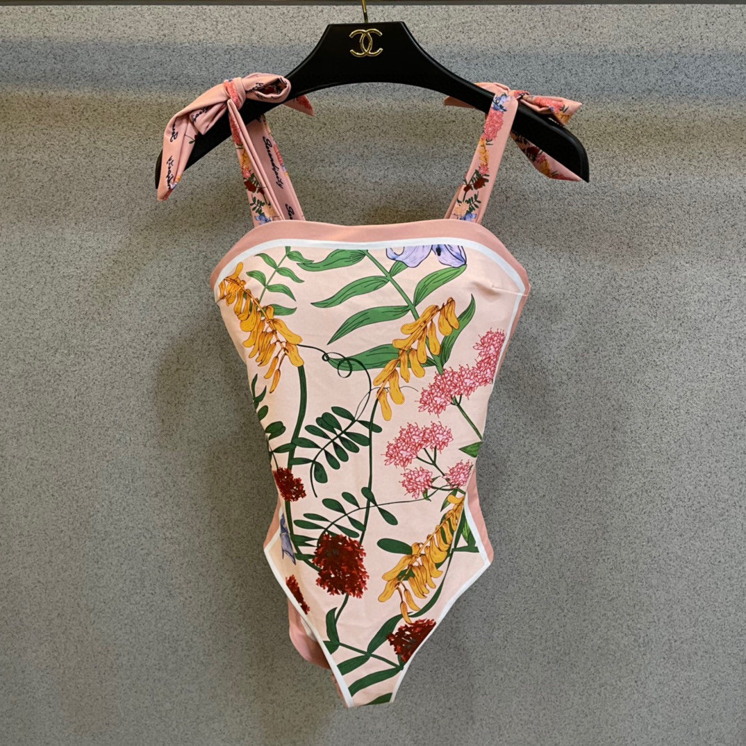 芸能人愛用 グッチ 女性必見の水着 ビキニ 2506BKJ90-GU