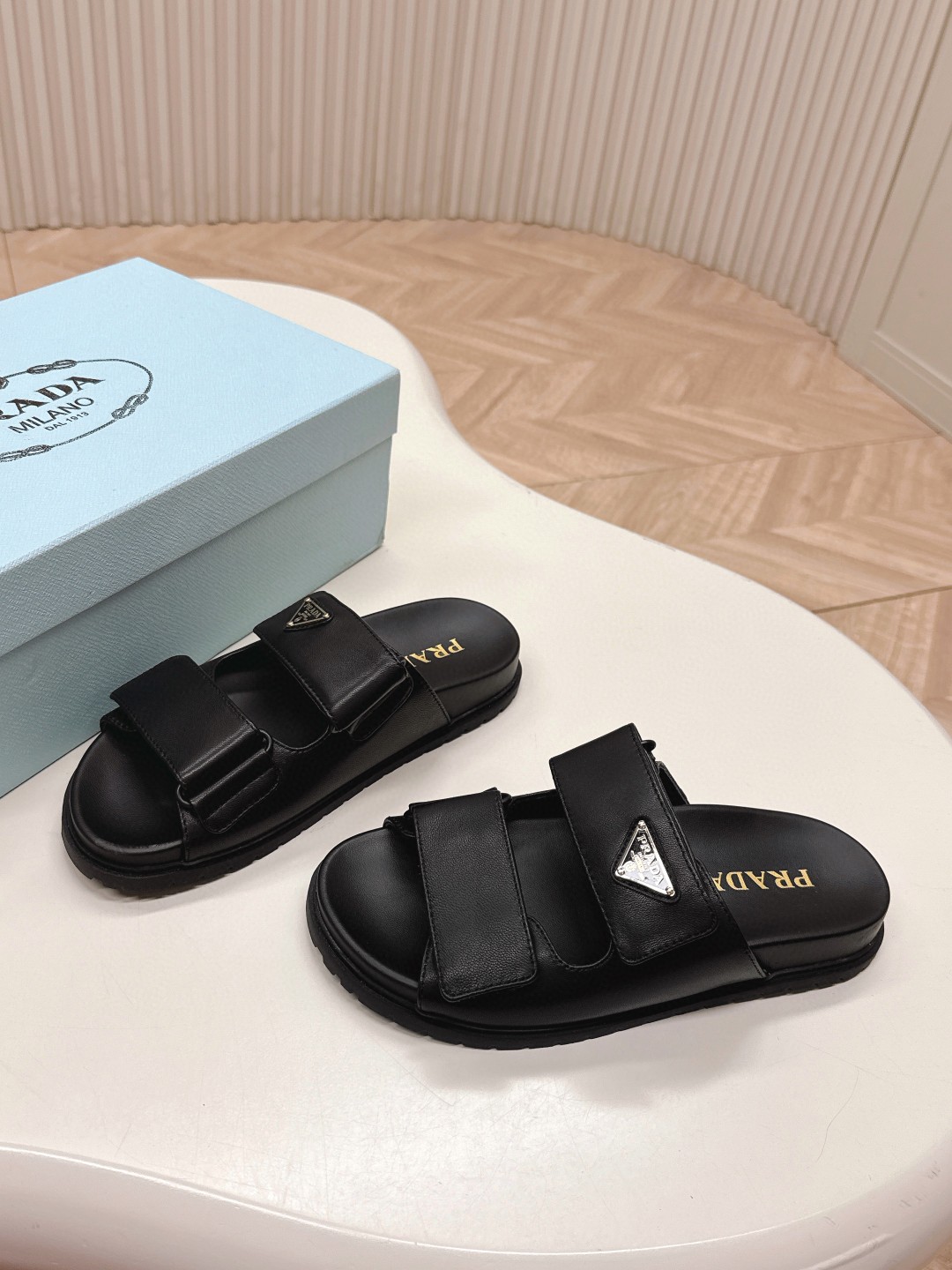 新品 靴 プラダ サンダル ミュール レディース