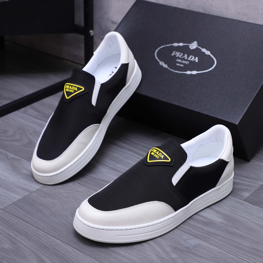 新品 靴 プラダ ローファー/フラットシューズ  メンズ