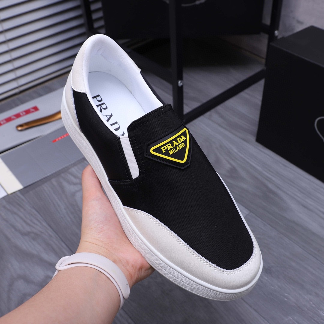 新品 靴 プラダ ローファー/フラットシューズ  メンズ
