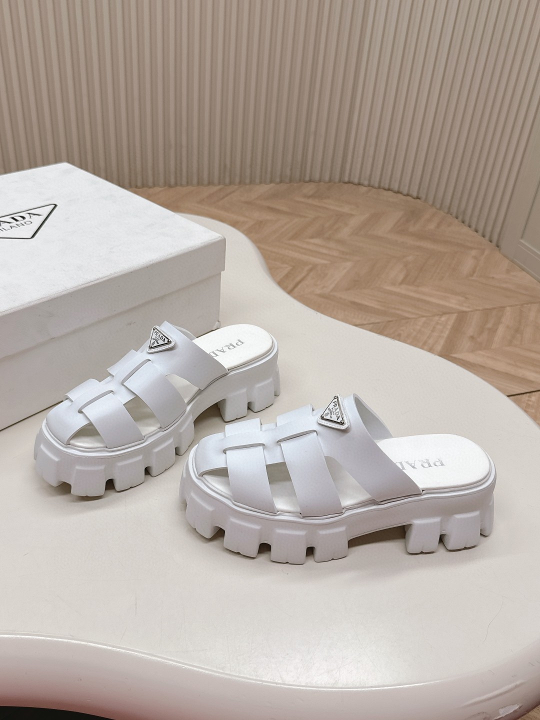 新品 靴 プラダ サンダル ミュール レディース