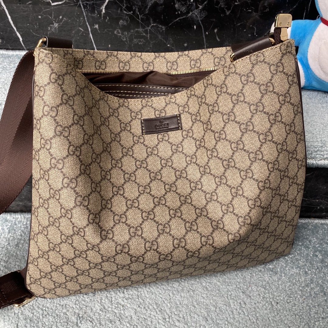 鞄 グッチ バッグ ショルダーバッグ