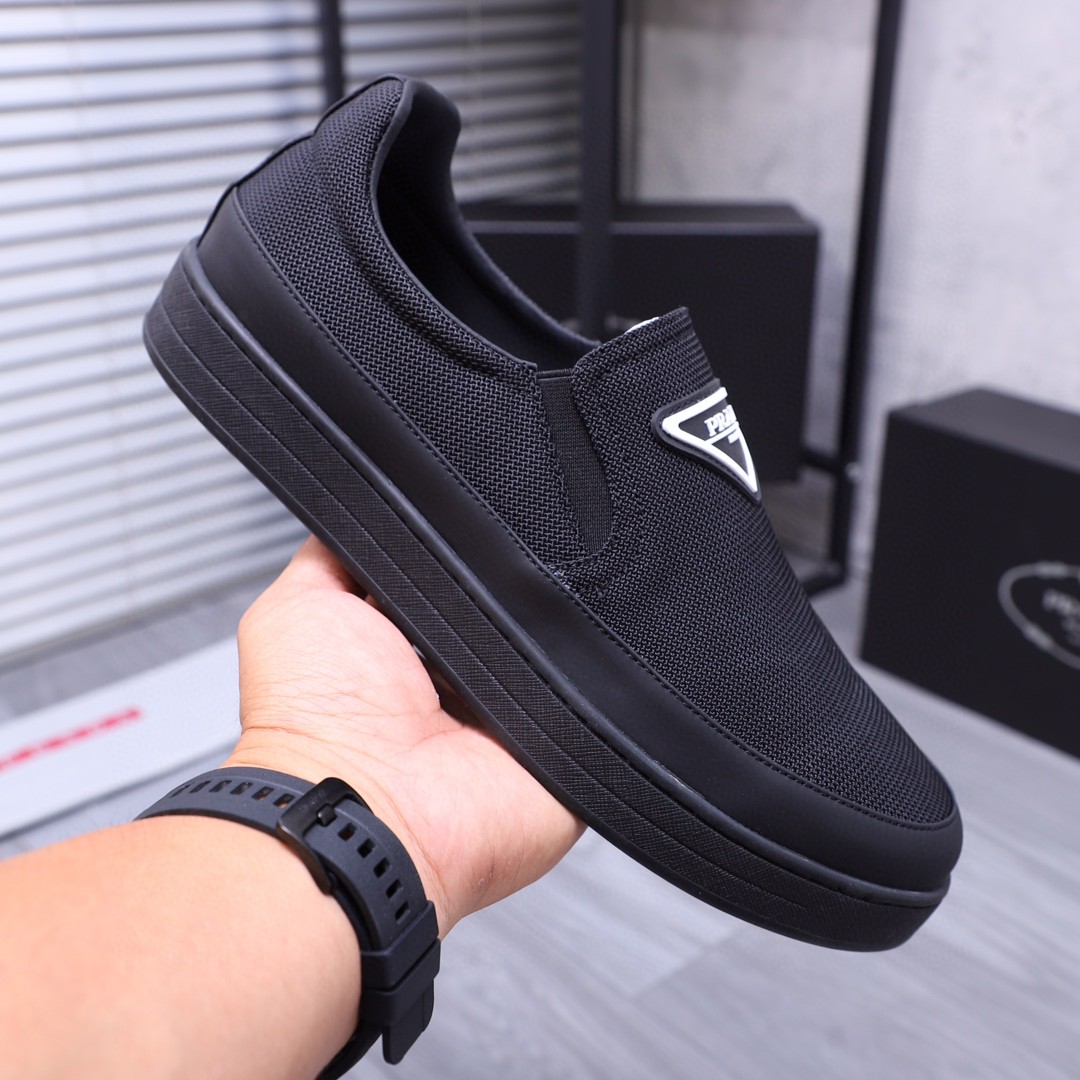 新品 靴 プラダ ローファー/フラットシューズ  メンズ