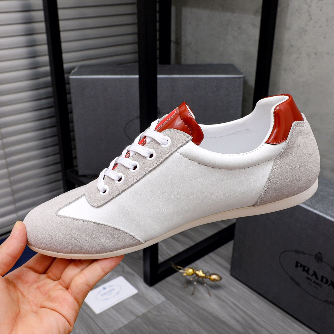 新品 靴 プラダ スニーカー/レースアップ  メンズ