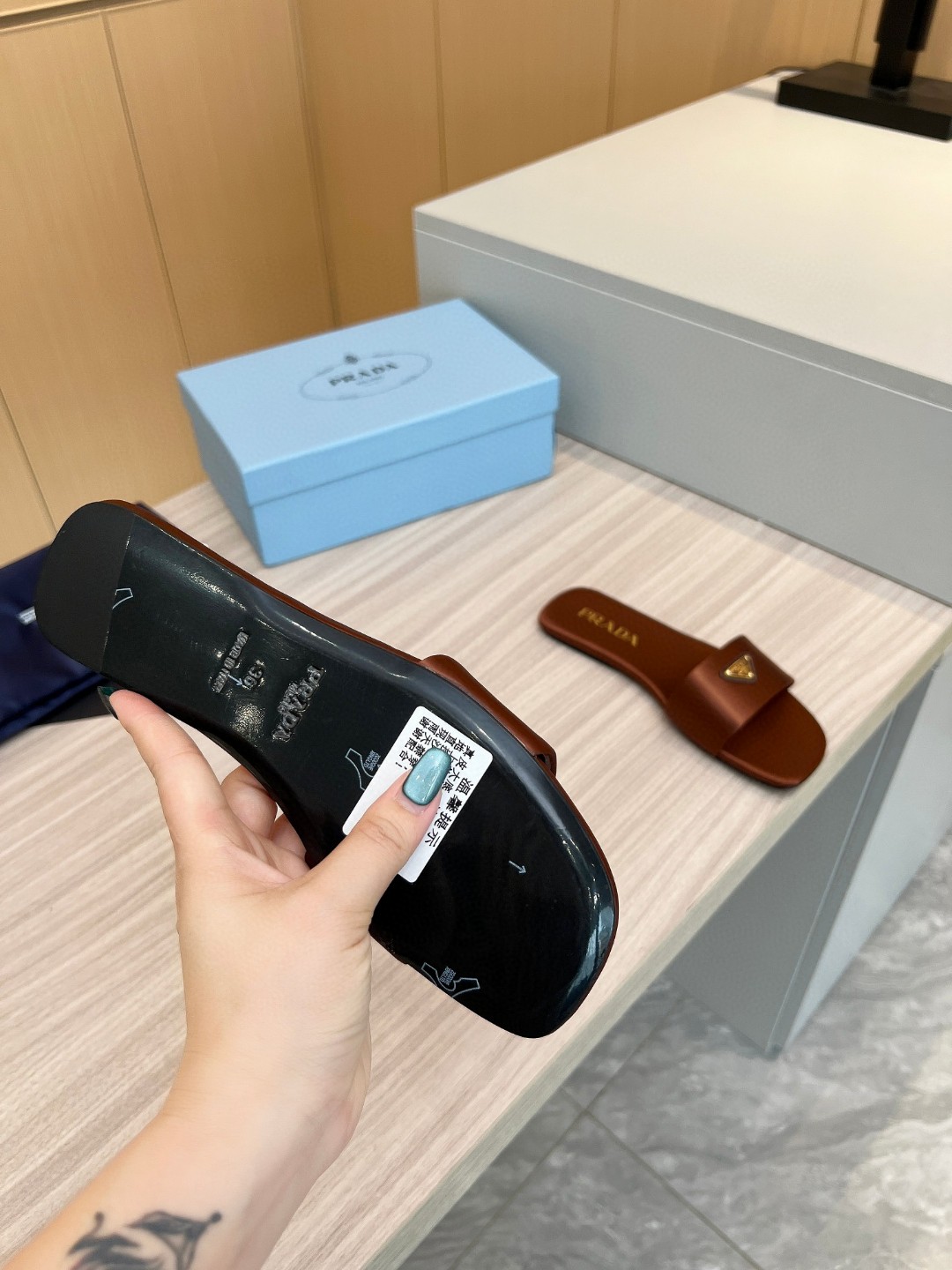新品 靴 プラダ サンダル ミュール レディース
