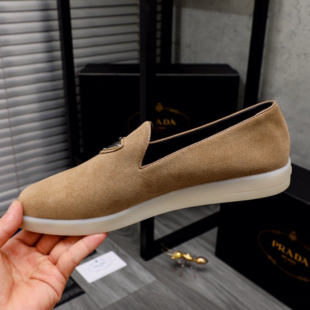 新品 靴 プラダ ローファー/フラットシューズ メンズ
