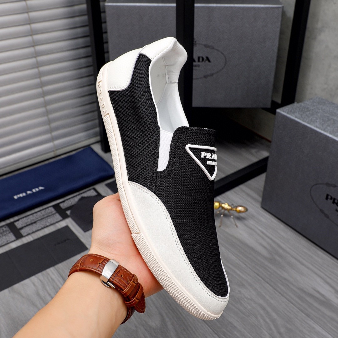 新品 靴 プラダ ローファー/フラットシューズ  メンズ