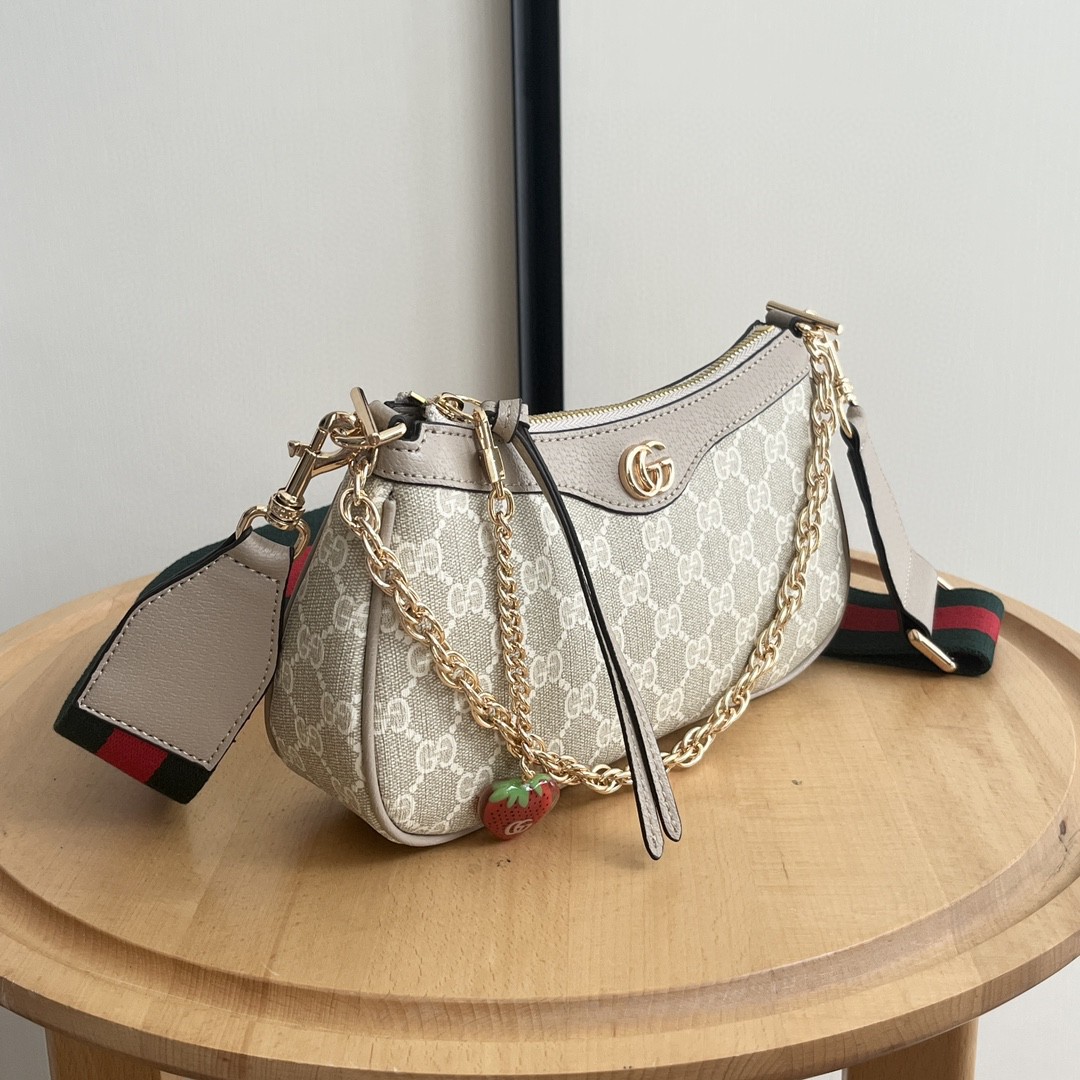 鞄 グッチ バッグ カバンハンドバッグ 新品 2506
