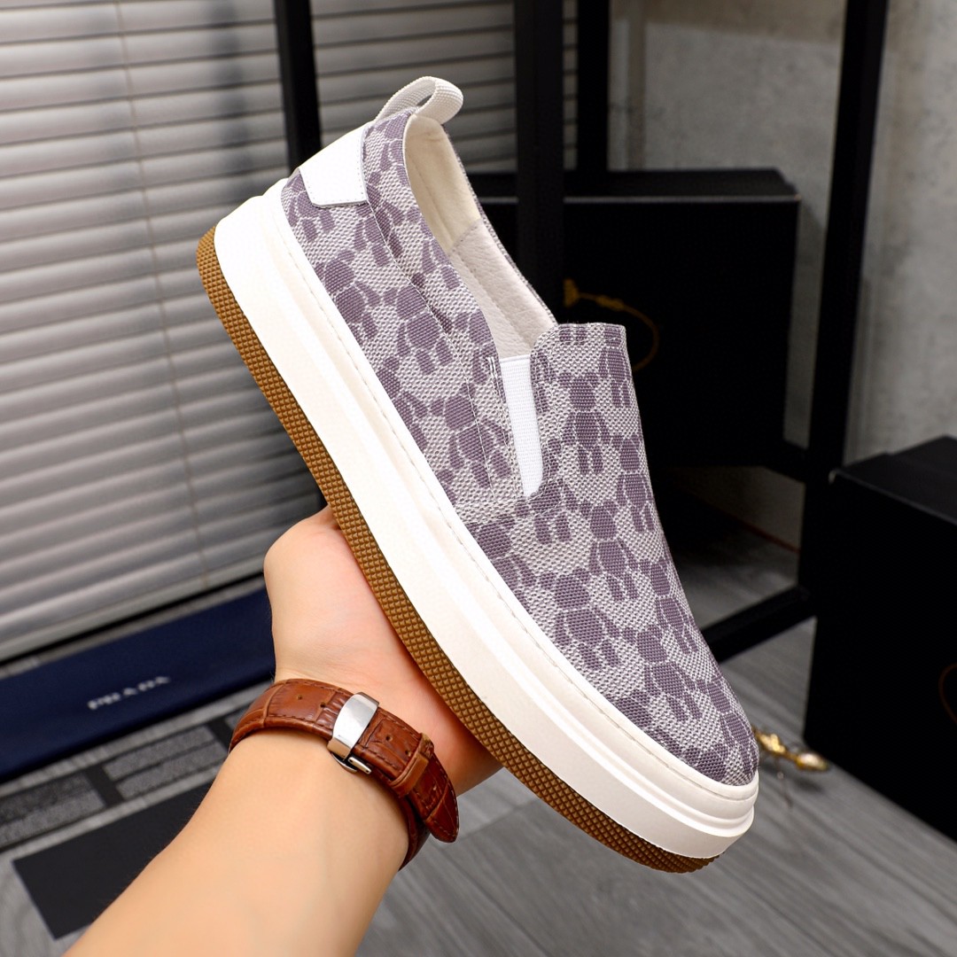 新品 靴 プラダ ローファー/フラットシューズ  メンズ
