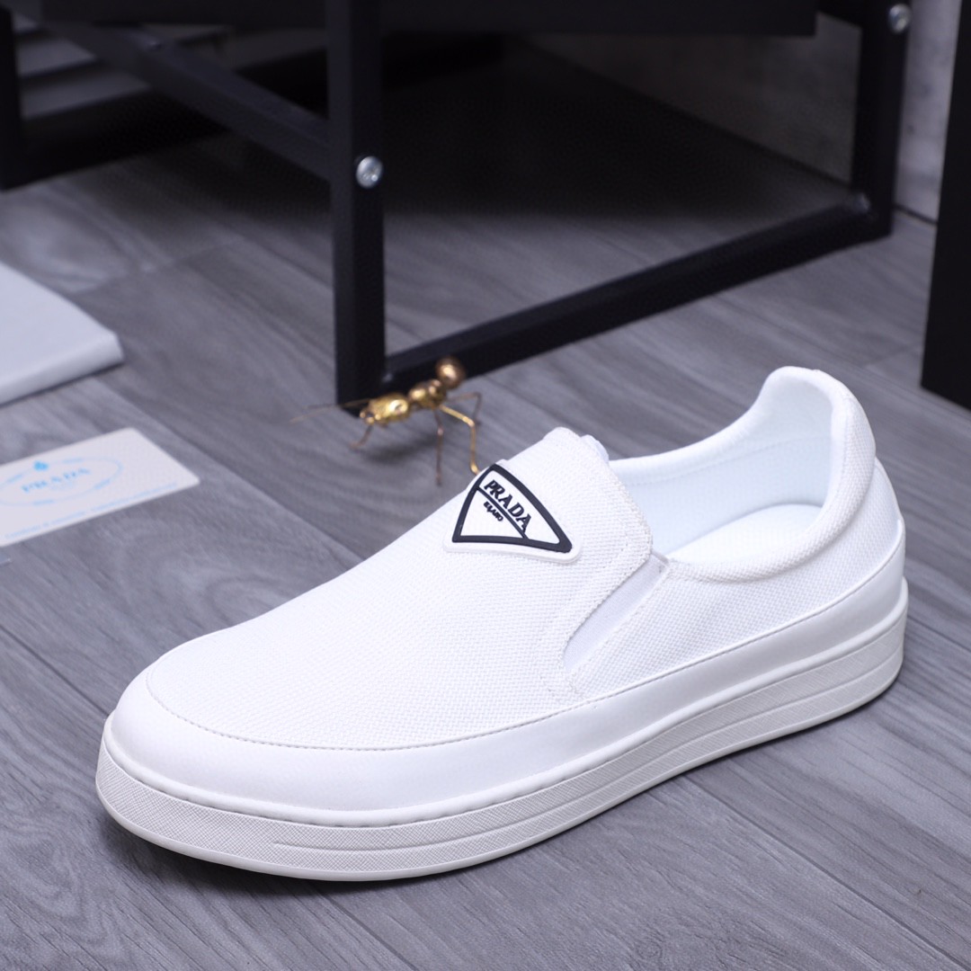 新品 靴 プラダ ローファー/フラットシューズ メンズ
