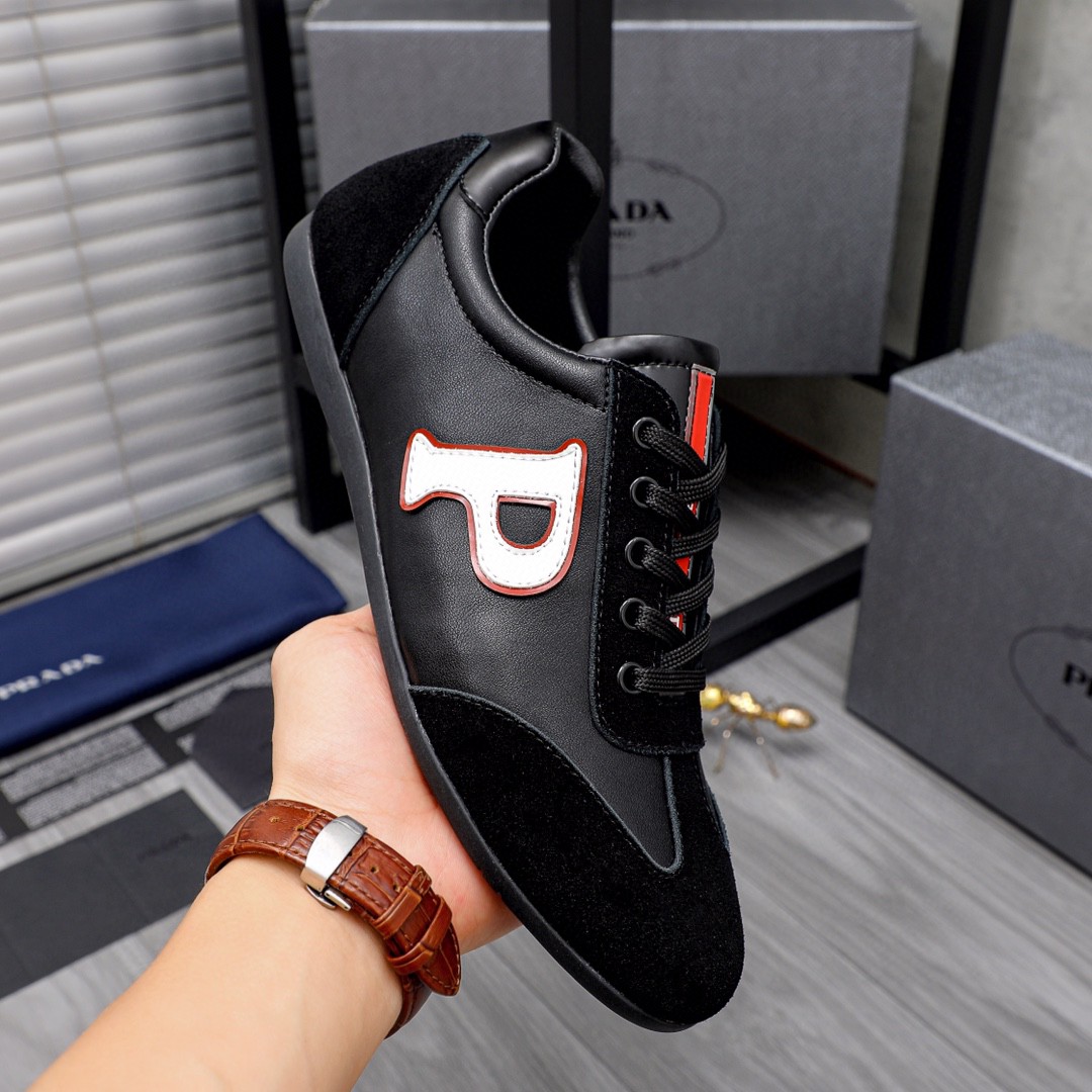 新品 靴 プラダ スニーカー/レースアップ  メンズ
